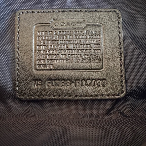 🖤🖤COACH MINI SIGNATURE BLACK ON BLACK JACQUARD FABRIC& LEATHER WAIST BAG!🖤🖤 - Picture 4 of 8